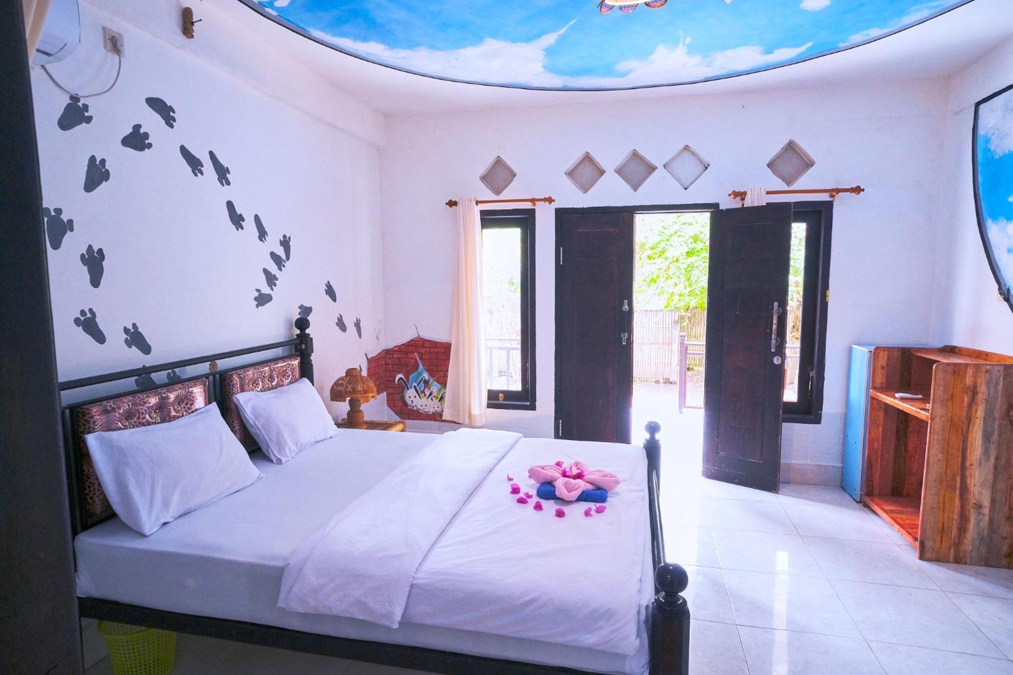 The Rabbit Tree Hostel Gili Meno Exterior photo
