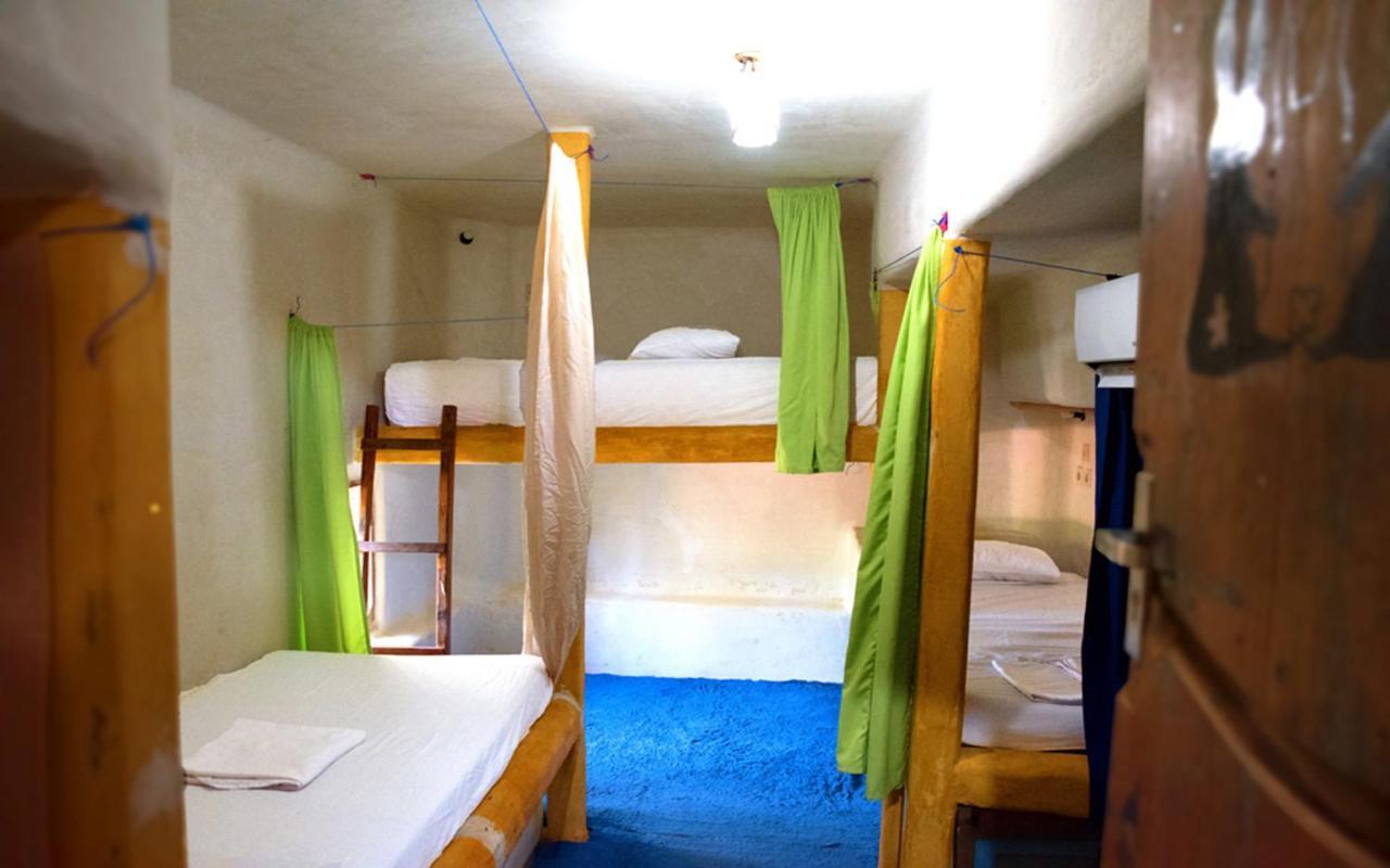 The Rabbit Tree Hostel Gili Meno Exterior photo